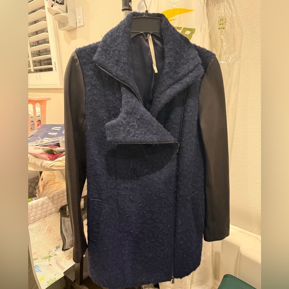 TRUTH AND PRIDE Blue Alpaca Wool with Black Leather sleeve Coat. Only Worn Twice - Picture 4 of 11